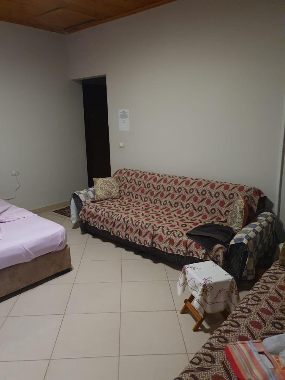 Mona'S Hostel Sarande Exterior photo